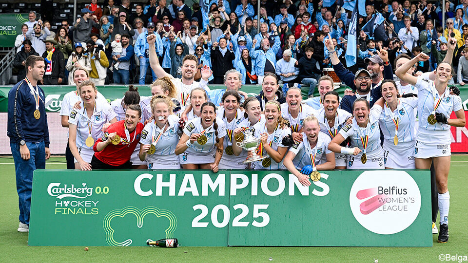 Braxgata viert zijn derde titel. hockeyspeelsters