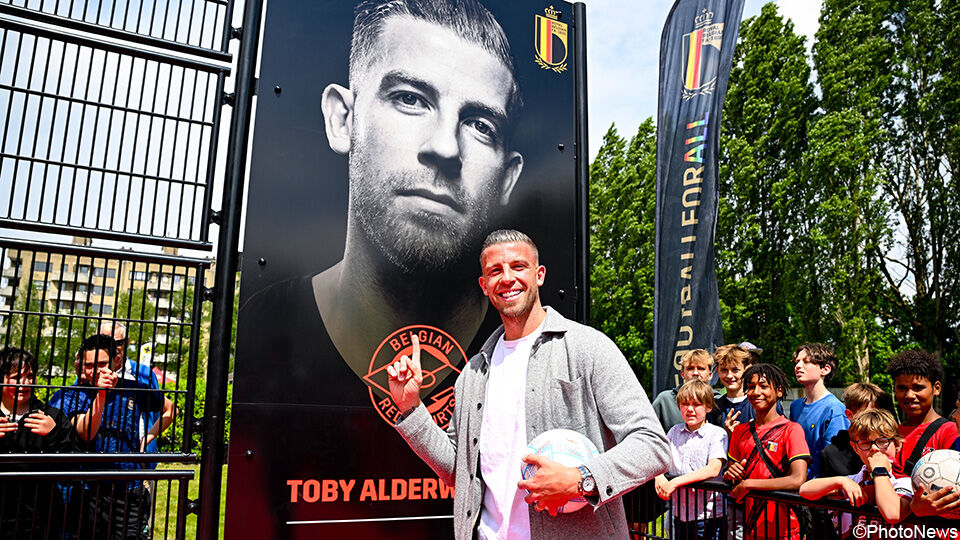 Toby Alderweireld bij zijn eigen Red Court.