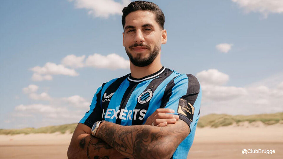 Ludovit Reis poseert in het shirt van Club Brugge
